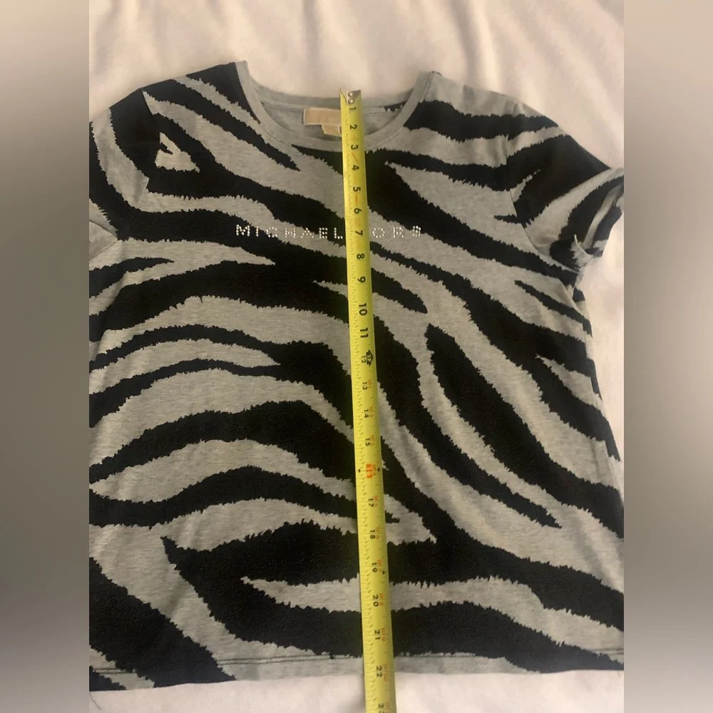 Michael Kors Black and Grey Zebra Studded Logo Short Sleeve T Shirt XL - Picture 11 of 14